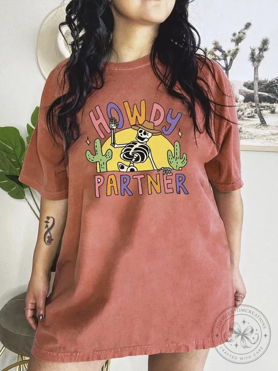 Howdy Partner Skeleton Cowboy Halloween Graphic T-Shirt